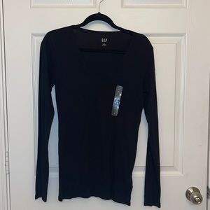 NWT Gap Long Sleeve V Neck Favorite T in Black